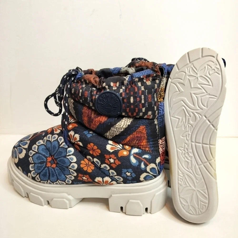 FARM RIO Lug Sole Puffer Bootie Pineapple Flower Women 6.5 Chunky Floral Quilted